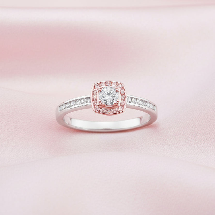 18ct W/R Gold Diamond/Pink Diamond Halo Ring - Size N.5