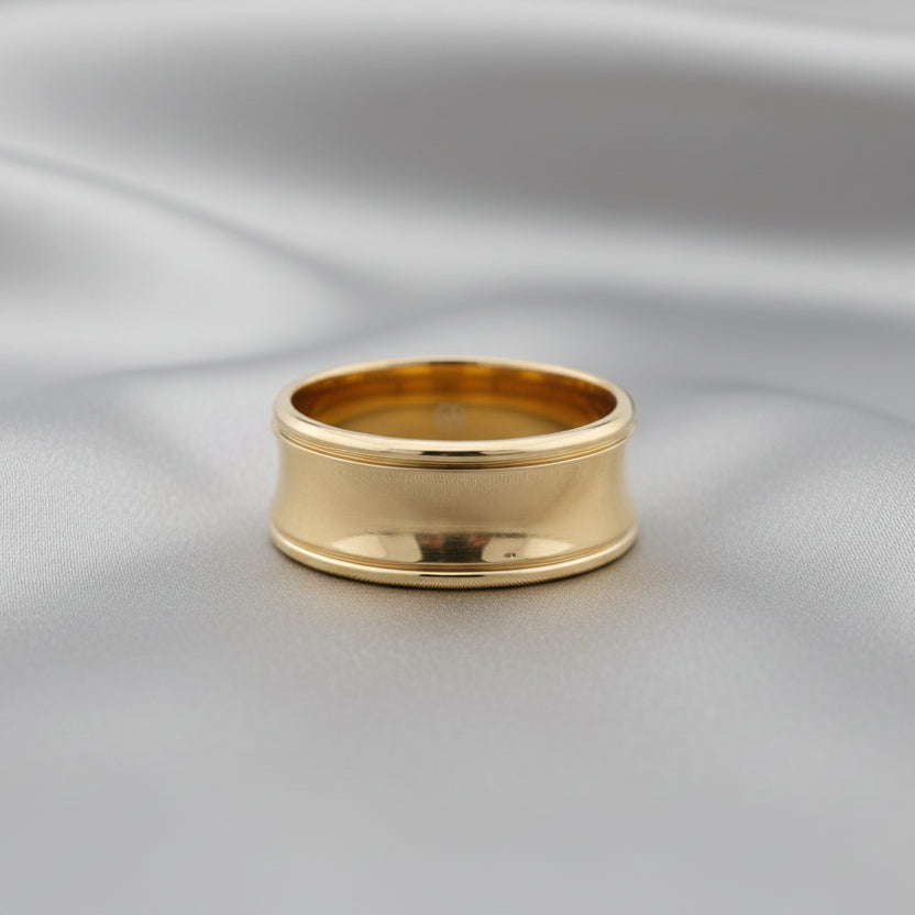 'Peter W Beck' 9ct Gold Concave Matt Finish Centre Ring - Size W