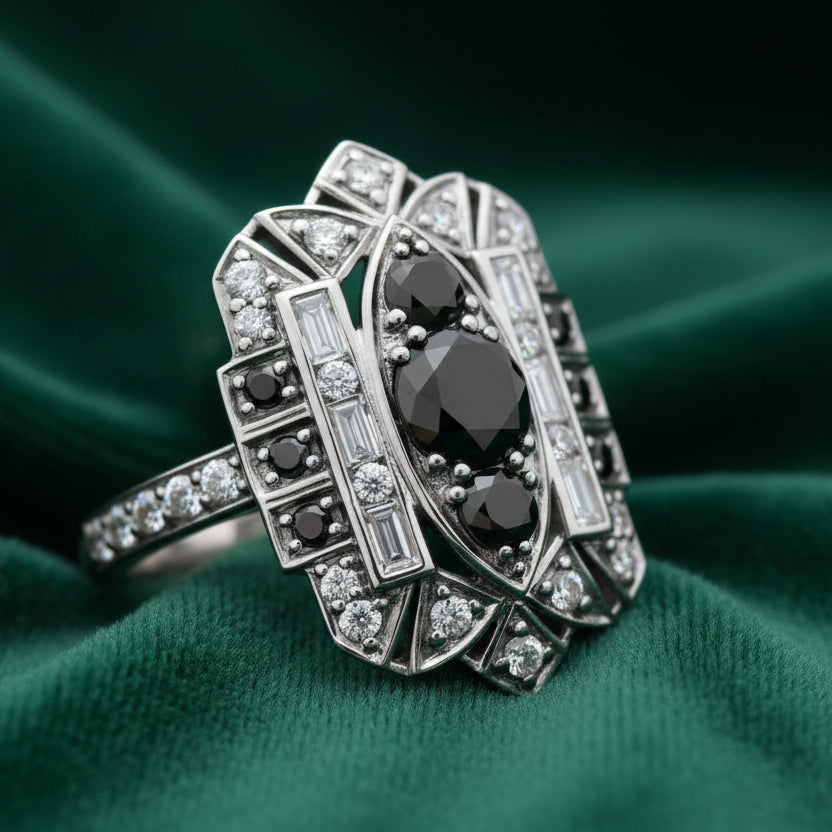9ct White Gold Art Deco Black & White Diamonds Ring - Size P
