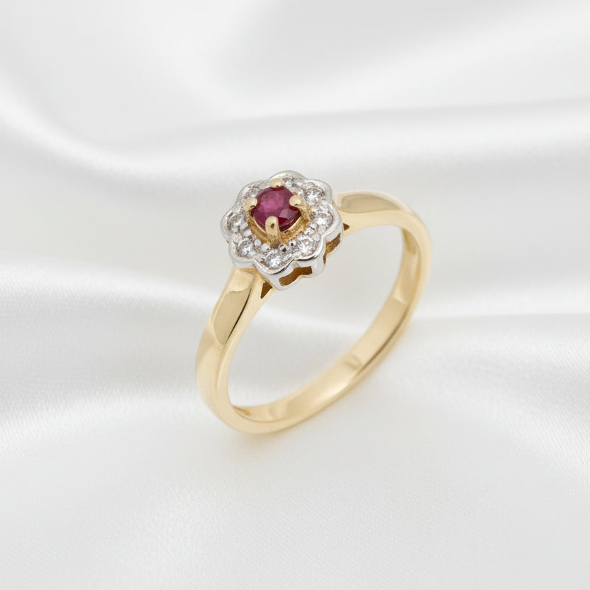 9ct Gold & Diamonds Daisy Cluster Ring with Ruby Centre - Size L