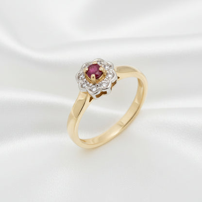 9ct Gold & Diamonds Daisy Cluster Ring with Ruby Centre - Size L