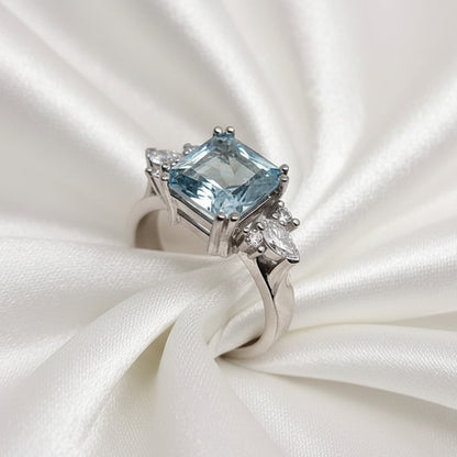18ct White Gold Aquamarine and Diamond Ring - Size N
