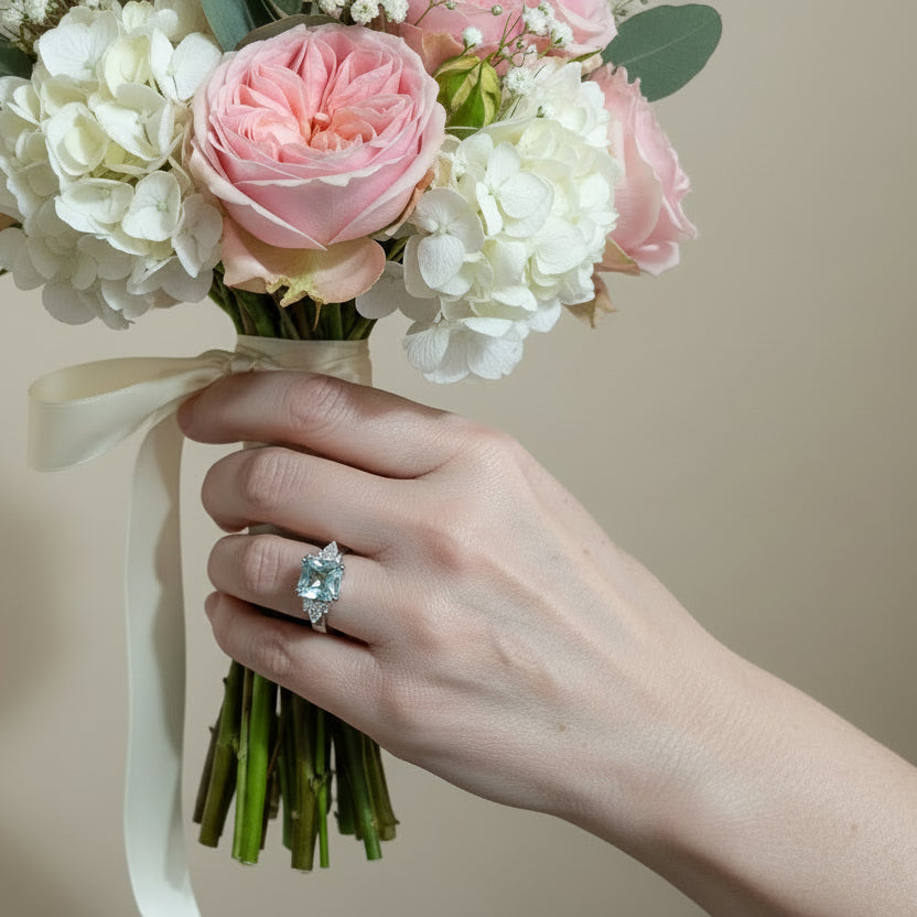 18ct White Gold Aquamarine and Diamond Ring - Size N