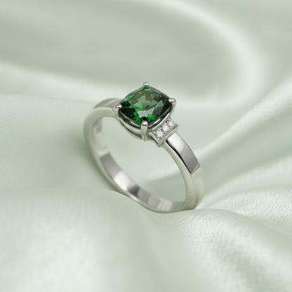 18ct White Gold Australian Sapphire & Diamond set Ring - Size N